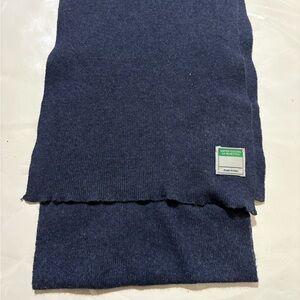 Vintage United Colors of Benetton Blue Knit scarf wool Made in Italy8.5 by 74 in